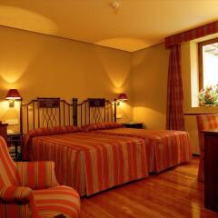 Отель Parador de Hondarribia Испания, Фуэнтеррабиа - отзывы, цены и фото номеров - забронировать отель Parador de Hondarribia онлайн комната для гостей