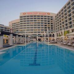 Отель Crowne Plaza Abu Dhabi Yas Island бассейн