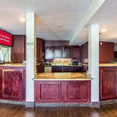 Отель Red Roof Inn Tulare - Downtown/Fairgrounds в номере