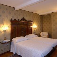 Hotel Saturnia & International комната для гостей