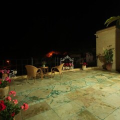 Blue Valley Cave Hotel