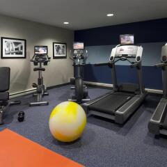 Отель Four Points by Sheraton Gatineau-Ottawa Канада, Гатино - отзывы, цены и фото номеров - забронировать отель Four Points by Sheraton Gatineau-Ottawa онлайн фитнесс-зал фото 2