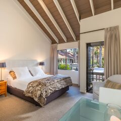 Отель Emerald Inn комната для гостей