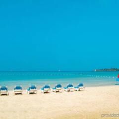 Отель Sunset at the Palms Resort - Adults Only - All Inclusive пляж