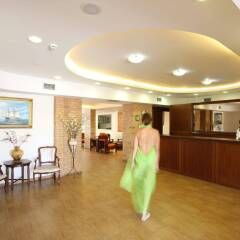 Hotel Triton