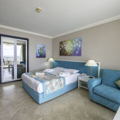 Crystal Sunrise Queen Luxury Resort & Spa Турция, Сиде - 1 отзыв об отеле, цены и фото номеров - забронировать отель Crystal Sunrise Queen Luxury Resort & Spa - All Inclusive онлайн комната для гостей фото 4