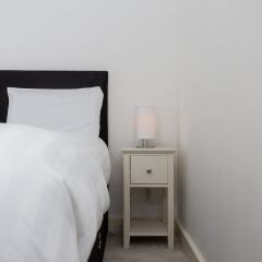 Отель 2 Bedroom Flat In Holloway With Balcony And Courtyard сейф в номере