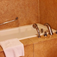 Отель Holiday Inn Xi'an Greenland Century City Китай, Сиань - отзывы, цены и фото номеров - забронировать отель Holiday Inn Xi'an Greenland Century City онлайн ванная фото 2