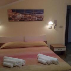 Hotel Carmen Viserba сейф в номере