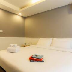Отель Waterford Condominium Sukhumvit 50 Бангкок комната для гостей