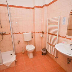 Отель Broadway City Guesthouse ванная фото 2