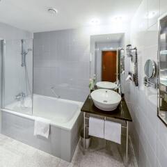 Отель K+K Hotel Maria Theresia Австрия, Вена - 3 отзыва об отеле, цены и фото номеров - забронировать отель K+K Hotel Maria Theresia онлайн ванная