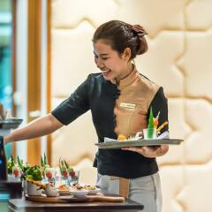 Отель Ravindra Beach Resort And Spa Таиланд, На Чом Тхиан - 6 отзывов об отеле, цены и фото номеров - забронировать отель Ravindra Beach Resort And Spa онлайн гостиничный бар