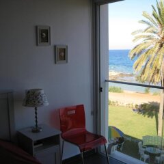 Отель Trident Beach Front Suite Кипр, Протарас - отзывы, цены и фото номеров - забронировать отель Trident Beach Front Suite онлайн комната для гостей фото 4