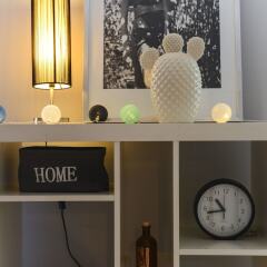 Апартаменты Downtown Colour Studio сейф в номере