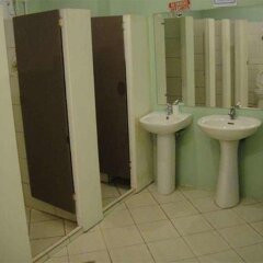 Отель Airport Travelodge Manila - Hostel Филиппины, Паранак - отзывы, цены и фото номеров - забронировать отель Airport Travelodge Manila - Hostel онлайн ванная