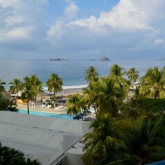 Отель Fontan Ixtapa Beach Resort пляж