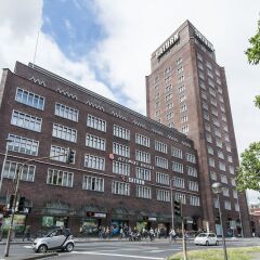 Отель Azimut Cologne City Centre Кёльн