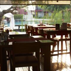 Отель Escape Hua Hin гостиничный бар