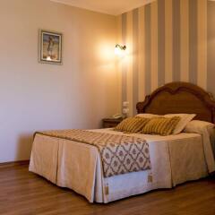 Hotel Alpina Вильянуэва-де-Ароса комната для гостей фото 5