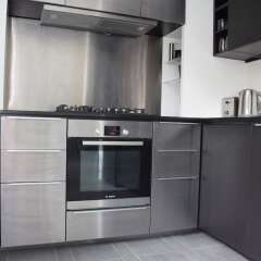 Отель Beautifully Decorated 2 Bedroom Home in Clerkenwell Лондон в номере