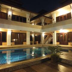 Отель Chaba Garden Resort бассейн