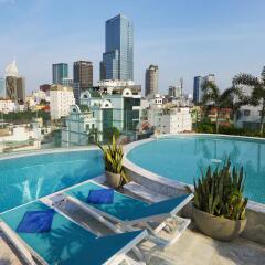 A&Em Corner Sai Gon Hotel бассейн