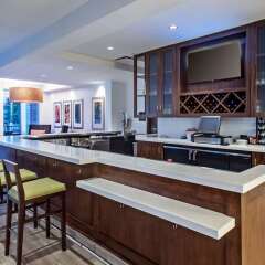 Отель Hilton Garden Inn Minneapolis Airport Mall Of America Блумингтон гостиничный бар