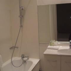Отель Suites Albany and Spa Париж ванная