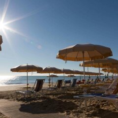 Отель Miramare Италия, Пинето - отзывы, цены и фото номеров - забронировать отель Miramare онлайн пляж