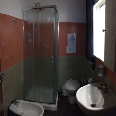 Отель Old Milano House - Hostel Италия, Милан - отзывы, цены и фото номеров - забронировать отель Old Milano House - Hostel онлайн ванная