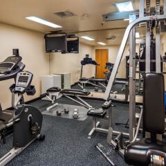 Отель Best Western Topaz Lake Inn фитнесс-зал фото 3