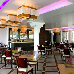 Aiyara Grand Hotel гостиничный бар