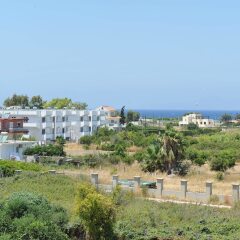 Maritime Hotel Aprts пляж