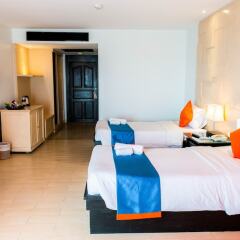 Отель Sea Breeze Jomtien Resort комната для гостей фото 6