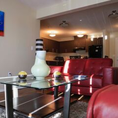 Отель Vibrant Flat 10 min drive downtown гостиничный бар