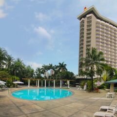 Отель Century Park Hotel Филиппины, Манила - отзывы, цены и фото номеров - забронировать отель Century Park Hotel онлайн бассейн фото 2