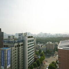 Отель Mayplace Seoul Dongdaemun Южная Корея, Сеул - отзывы, цены и фото номеров - забронировать отель Mayplace Seoul Dongdaemun онлайн балкон