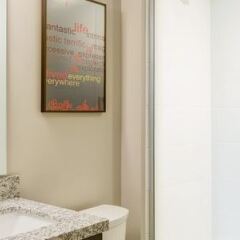 Отель TownePlace Suites by Marriott Saskatoon ванная фото 2