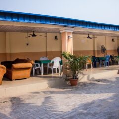 Отель Castle City Resort & Suites Annex парковка