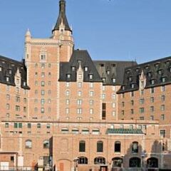 Отель Delta Hotels by Marriott Bessborough городской автобус