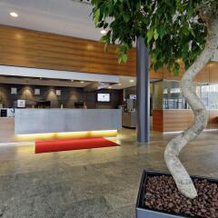 Отель Hilton Garden Inn Stuttgart Neckar Park интерьер отеля