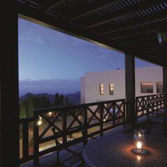 Отель Movenpick Nabatean Castle Hotel Иордания, Вади-Муса - отзывы, цены и фото номеров - забронировать отель Movenpick Nabatean Castle Hotel онлайн гостиничный бар