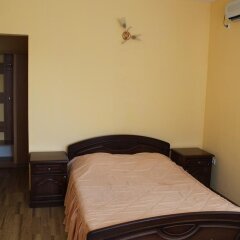 Гостиница Guest House Zemlianichnaia Poliana в Анапе отзывы, цены и фото номеров - забронировать гостиницу Guest House Zemlianichnaia Poliana онлайн Анапа комната для гостей фото 4