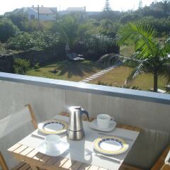 Отель With one Bedroom in Caloura, With Furnished Terrace and Wifi Португалия, Агуа-де-Пау - отзывы, цены и фото номеров - забронировать отель With one Bedroom in Caloura, With Furnished Terrace and Wifi онлайн балкон