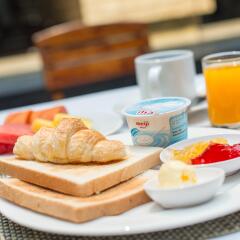 Отель On8 Sukhumvit Nana Bangkok By Compass Hospitality Бангкок в номере