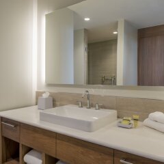 Element Fort Lauderdale Downtown in Fort Lauderdale, United States of America from 208$, photos, reviews - zenhotels.com bathroom