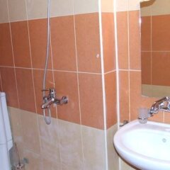 Отель Guest Rooms Markiz Болгария, Варна - отзывы, цены и фото номеров - забронировать отель Guest Rooms Markiz онлайн ванная