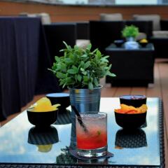 Sercotel Amister Art Hotel гостиничный бар