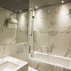 Central Plaza Hotel in Zurich, Switzerland from 284$, photos, reviews - zenhotels.com bathroom